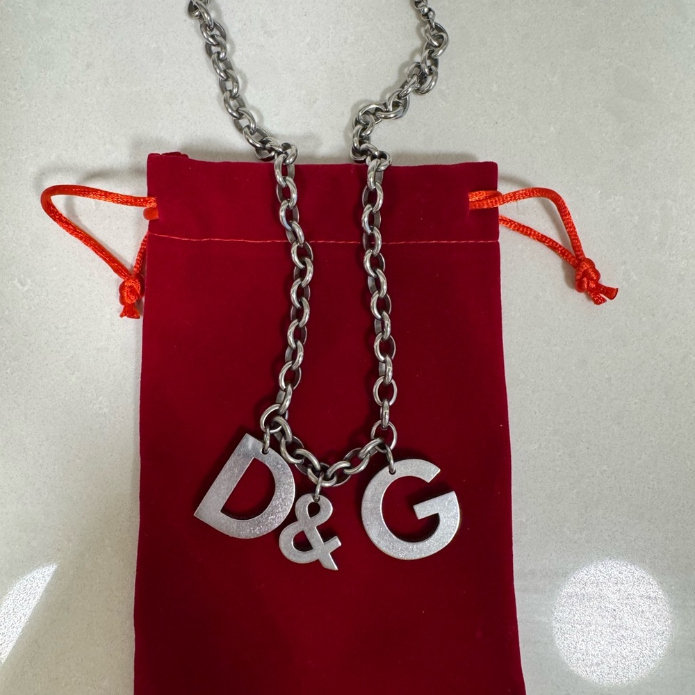 D&G Silver Logo Chain Necklace with Red Velvet Pouch
